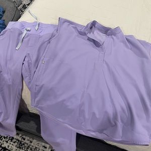 Figs. Medium Rafaela top, medium petite Zamora jogger